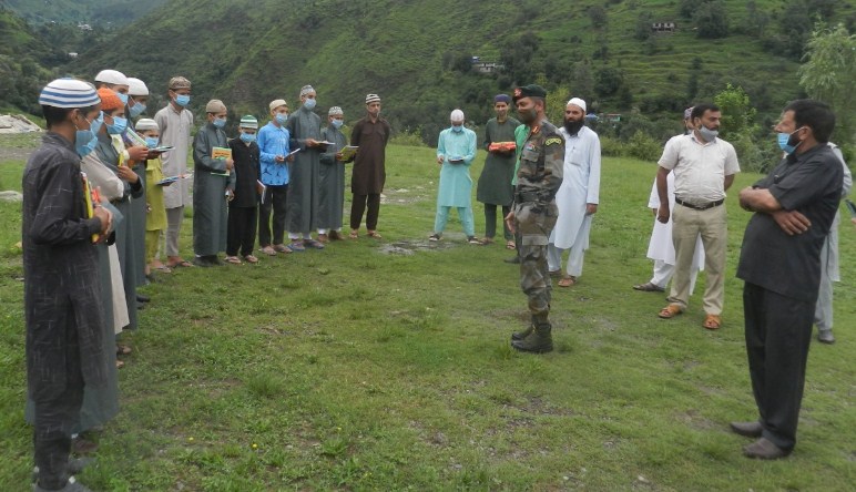 Army Celebrates Eid With Madrassa Children In Rajouri